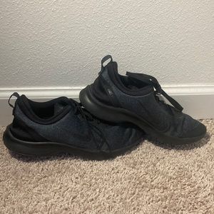Nike flex tennis shoes